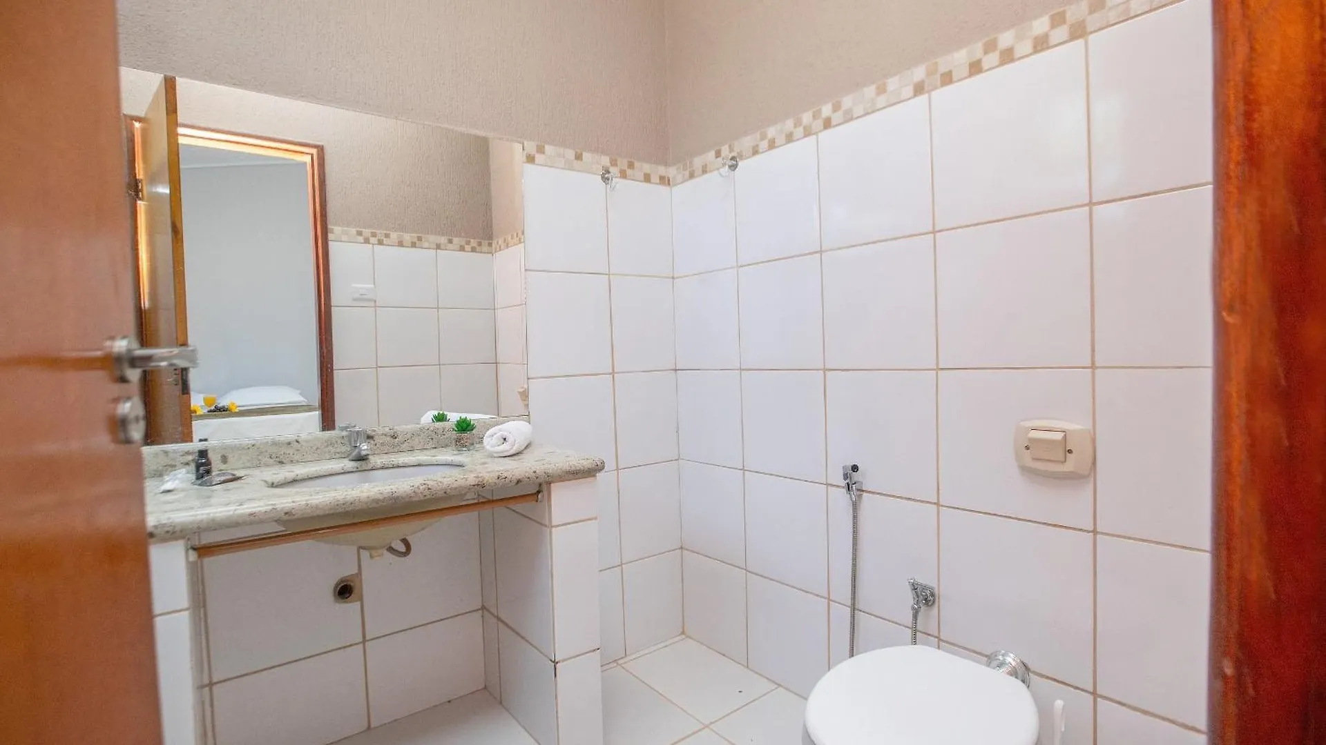 Paraiso Familiar 6 Quartos Piscina E Churrasqueira カルダス・ノバス 0*,  ブラジル
