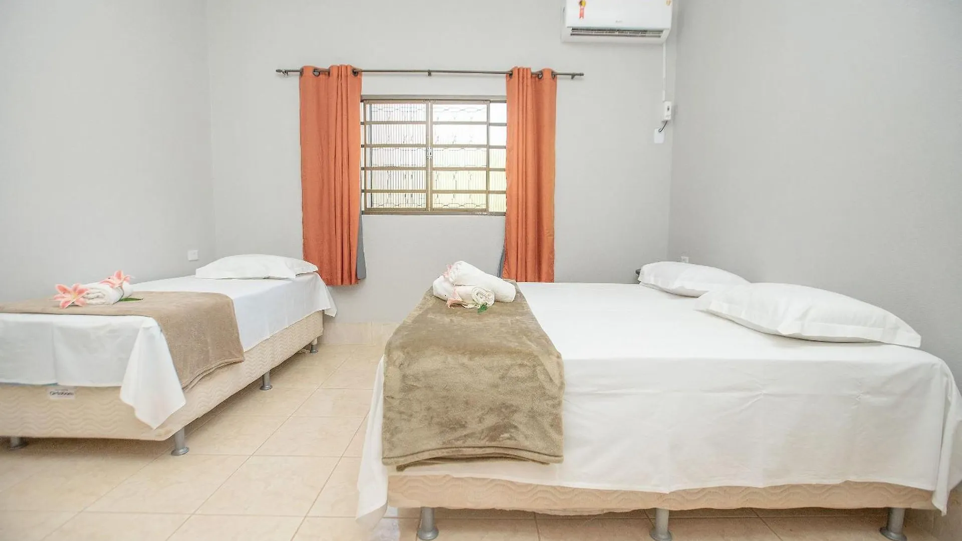 ファームステイ Paraiso Familiar 6 Quartos Piscina E Churrasqueira カルダス・ノバス